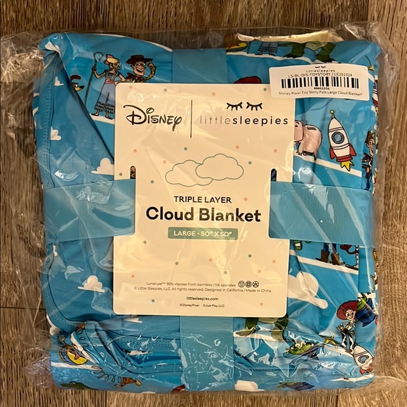 NWT Disney Toy Story Little Sleepies Large Cloud Blanket!